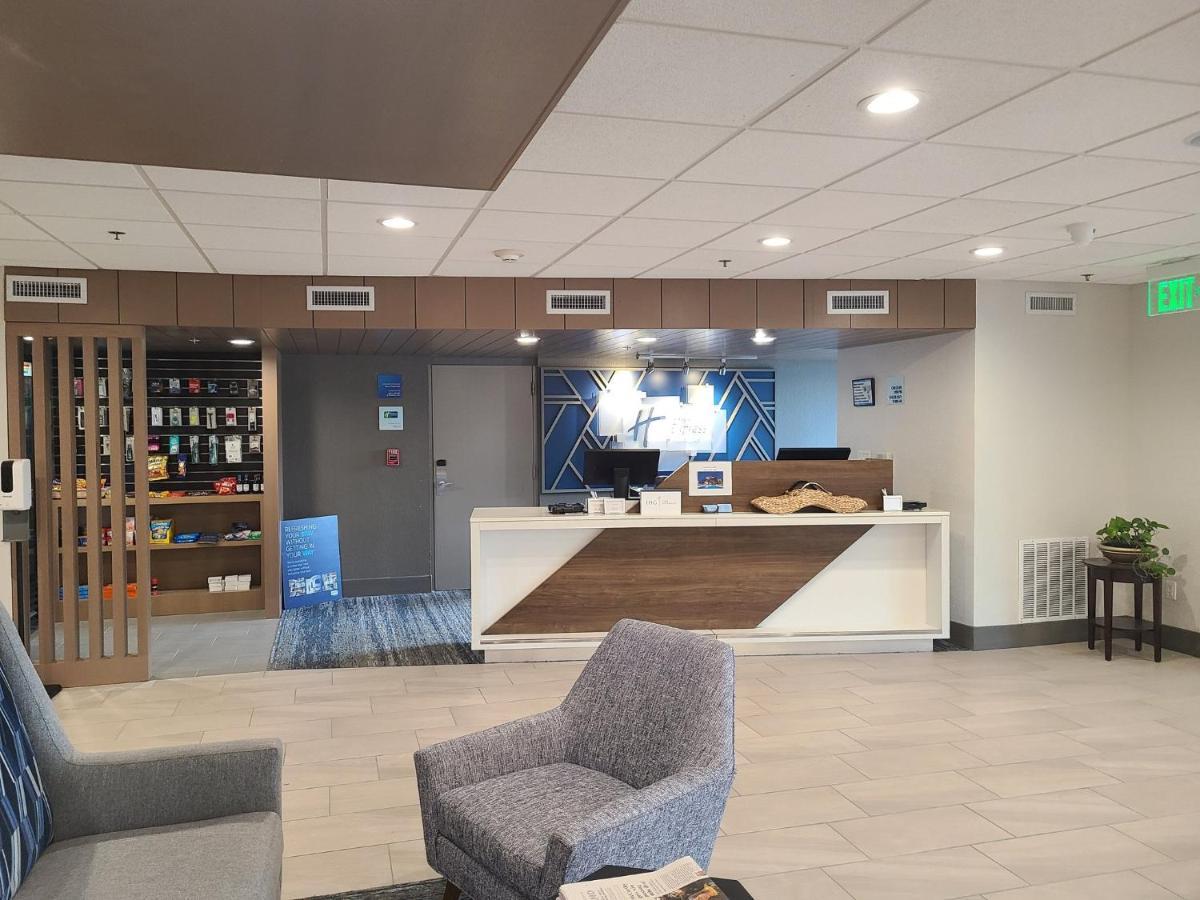 Holiday Inn Express Fort Lauderdale North - Executive Airport By Ihg Exterior photo