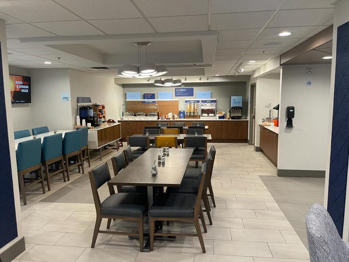 Holiday Inn Express Fort Lauderdale North - Executive Airport By Ihg Exterior photo